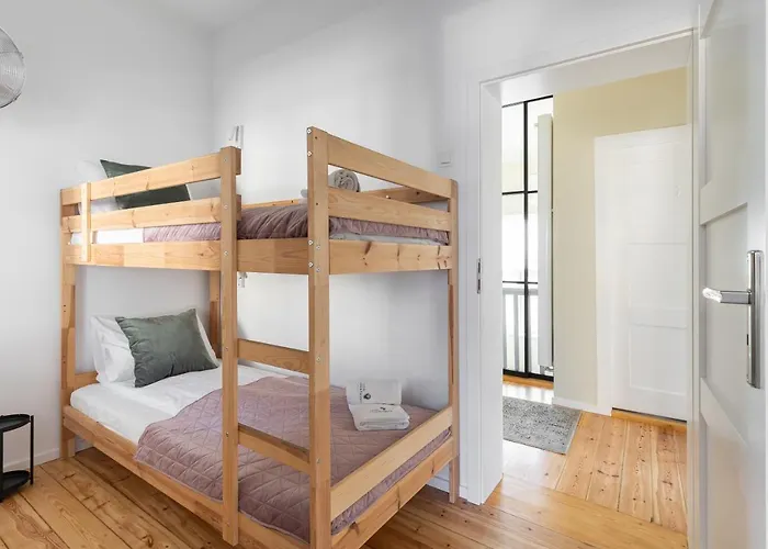 London - Cozy By Lion